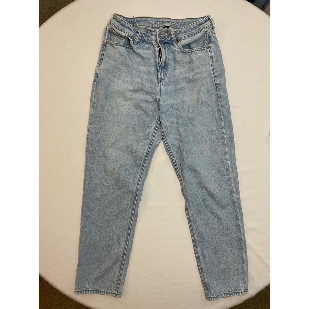American Eagle Strigid Mom Jeans Light Wash High Rise Size 8 Regular